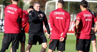 Stefan Kuntz, Bizim Çocuklar'la Isınıyor