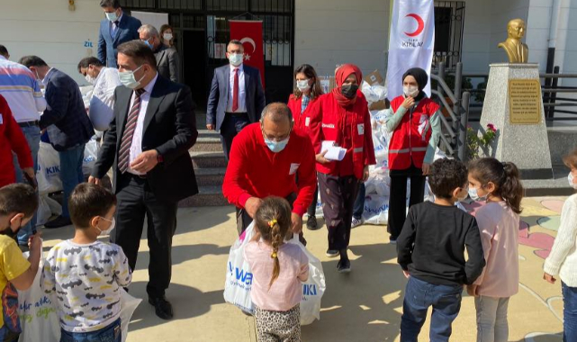 Torbalı Kaymakamlığı ve Kızılay Çocuklar için El Ele
