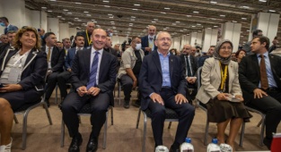 Türkiye'nin Muhtarları İzmir'de El Ele Veriyor