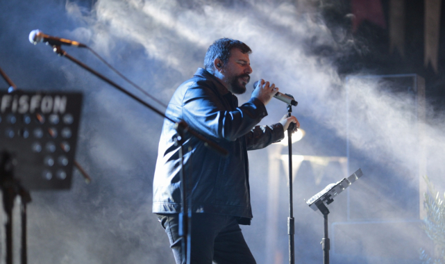 7.Milas Zeytin Hasat Şenliği’nde Ünlüler Geçidi