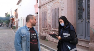 Ayvalık'ta "Kapınızdayız, Yanınızdayız" Projesi