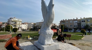 Barış Parkı'nın Simgesi Güvercin Heykeli
