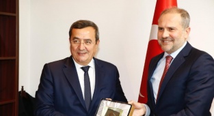 Batur: "Kardeşlik ilişkilerini pekiştirmek için geldik”