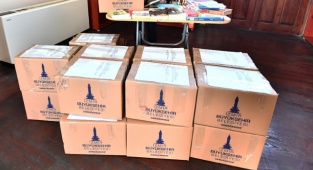 Büyükşehir'den Üç Yılda 58 Şehre 30 bin Kitap Yardımı