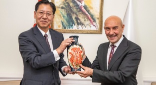 Çin Halk Cumhuriyeti Büyükelçisi'nden Soyer'e Ziyaret