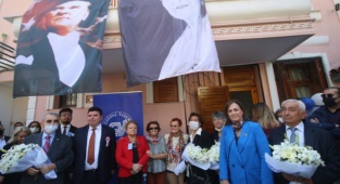 “Gençlerimize ışık olsun”