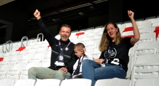 Göbekten Altay Taraftarı!