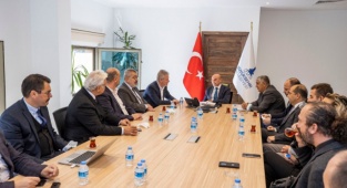 İzmir Balıkçılık Çalışma Grubu Tunç Soyer'le Bir Arada