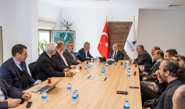 İzmir Balıkçılık Çalışma Grubu Tunç Soyer&#039;le Bir Arada