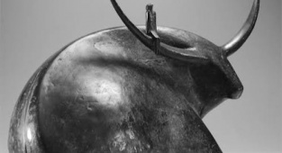 İzmir'de Üç Heykel Saldırıların Hedefi Oldu!