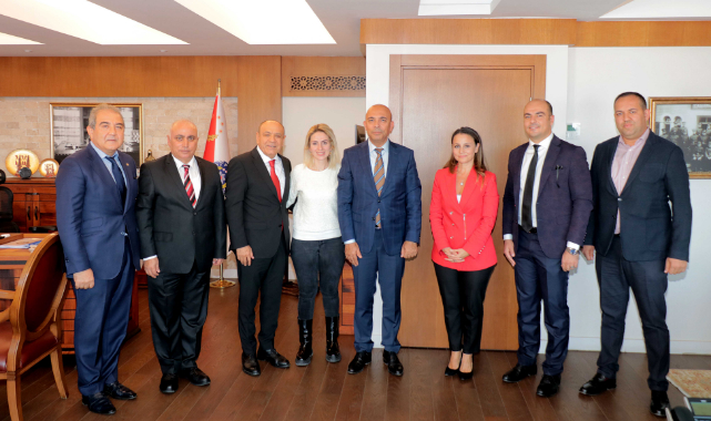 İZSİAD&#039;dan Emniyet Müdürüne Ziyaret