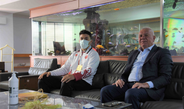 Şampiyon Samed Kupayı Karakayalı’ya Getirdi