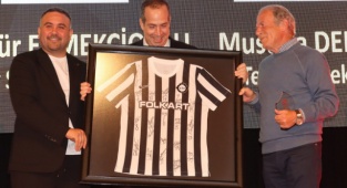 Türk Koleji'nden Ekmekçioğlu ve Denizli'ye Ödül