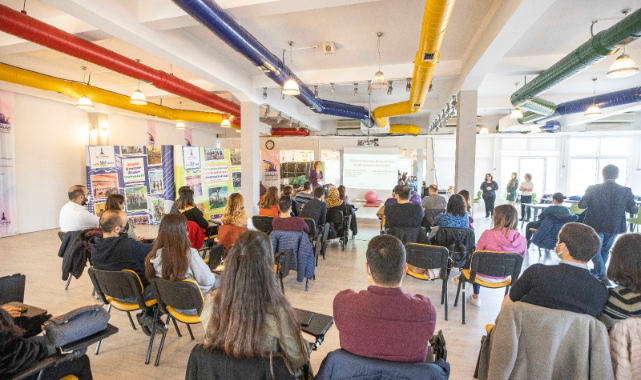 Anne Baba Adayları Ebeveyn Akademisi’nde Buluşuyor