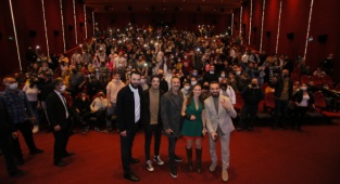 Aykut Enişte 2 Liderliği Bırakmıyor