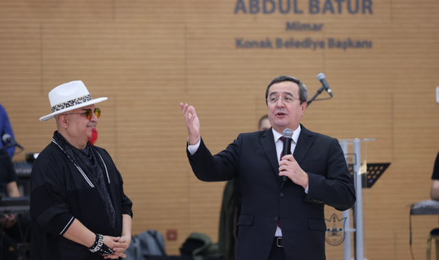 Batur: Konak Sizlerle Daha Güzel