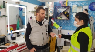 Bayraklı Belediyesinden Berberlere Can Suyu