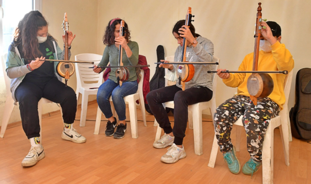 Çocuklar “Küçük Eller Projesi” İle Müzik Hayallerine Kavuştu