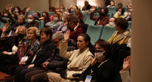 Efes'te Kadın Meclis Başkanı Ayşe Kaçer Oldu