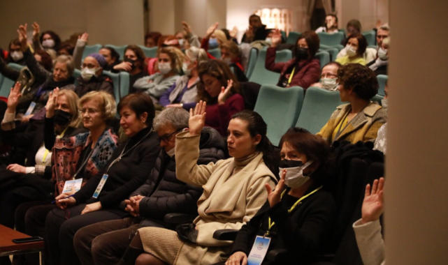 Efes&#039;te Kadın Meclis Başkanı Ayşe Kaçer Oldu