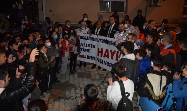 Eğitim İş Kemalpaşa&#039;da Seslendi: Karanlıkta Eğitime Hayır!