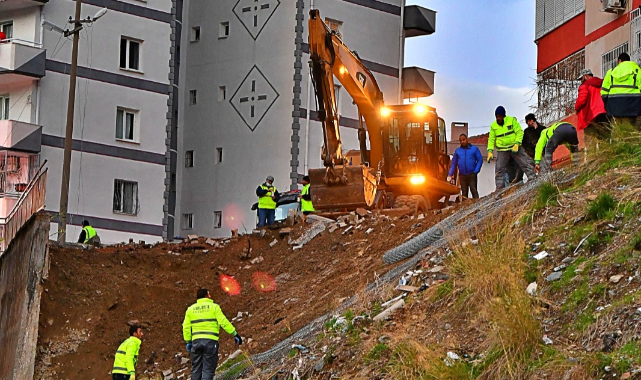 İzmir Büyükşehir Belediyesi Ekipleri Seferber Oldu