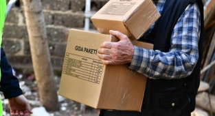 İzmir Büyükşehir Belediyesi'nin "Kara Kış Desteği" Sürüyor