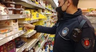 İzmir'de Zabıta Ekipleri Denetimleri Sıklaştırdı