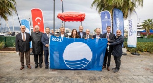 İzmir Marina’da Mavi Bayrak Gururu