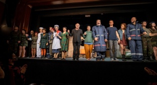 İzmir Şehir Tiyatroları İkinci Oyunu İle Seyirci Karşısında