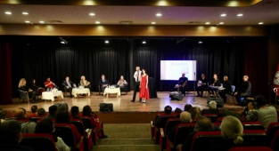 Karşıyaka’da Dünya Gönüllüler Günü için söyleşi düzenlendi