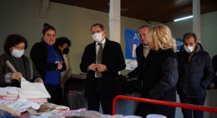 Kumaşlardan, El Emeği Ürünlere Herşey Ayvalık Mahalle Pazarı'nda