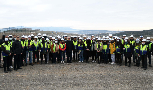 Mühendislik Öğrencileri Örnek Projeyi İnceledi