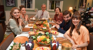 Salonlara Özlenen Kahkaha Dolu Günler Geri Geldi 