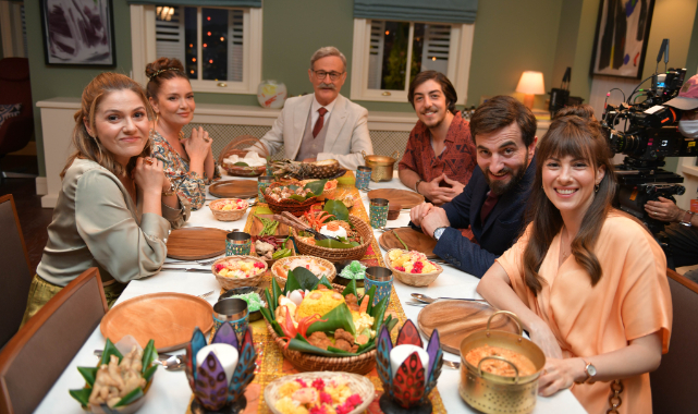 Salonlara Özlenen Kahkaha Dolu Günler Geri Geldi 