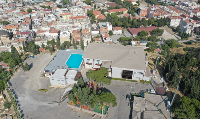 ‘Tepe’den Tırnağa Yenileniyor