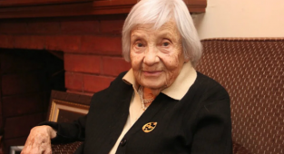 Türkiye'nin İlk Kadın Ortodontisti Ayşe Mayda Vefat Etti