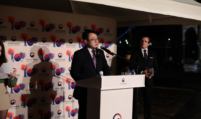 Türkiye ve Kore&#039;nin Kardeşlik Hikayesi İzmir Saat Kulesine Yansıtıldı!