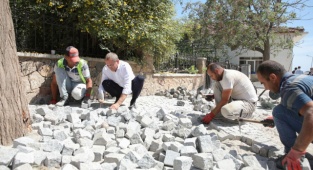 45 Futbol Sahası Büyüklüğünde Bir Alana Kilit Parke Taşı Döşendi