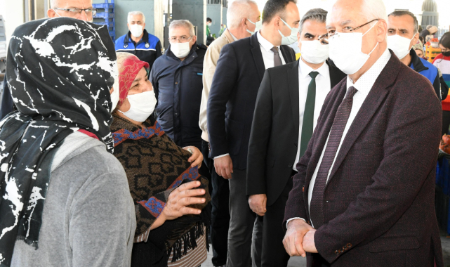 Başkan Selvitopu Pazarcı Esnafını Unutmadı