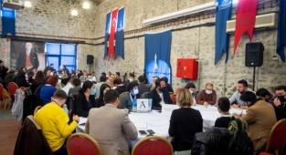 Başkan Soyer Gençlerle Bir Araya Geldi: “Umudumuz Var Çünkü Siz Varsınız”