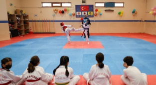 Bucalı Madalya Avcıları