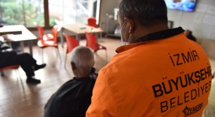 Büyükşehir Belediyesi Ekipleri Evsiz Yurttaşlar İçin Sahada