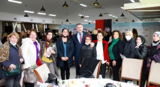 ‘Demokrat Kadınlar’ Bayraklı’da Buluştu