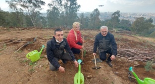 Gazetecilerden Yanan Alanlara 1000 Fidan 