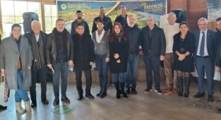 Hollanda’dan Ekonomik Heyet Geldi Bademler Üretim Kooparatifi İle Görüşmeler Başladı