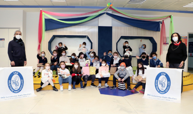 İlkokul Öğrencileri&#039;nden Kars&#039;taki Akranlarına Hediye