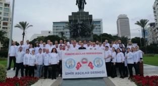 İzmir Aşçılar Derneğinde Başkan Bucak Güven Tazeledi