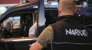 İzmir'de Uyuşturucu Tacirlerine Büyük Darbe!