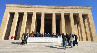 Kınık Belediyesi Öğrencilerle Anıtkabir'de